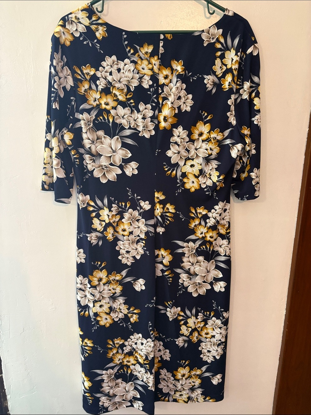 connected apparel Navy Floral Midi Dress with Yellow & White Blooms Size 14 - Picture 8 of 9
